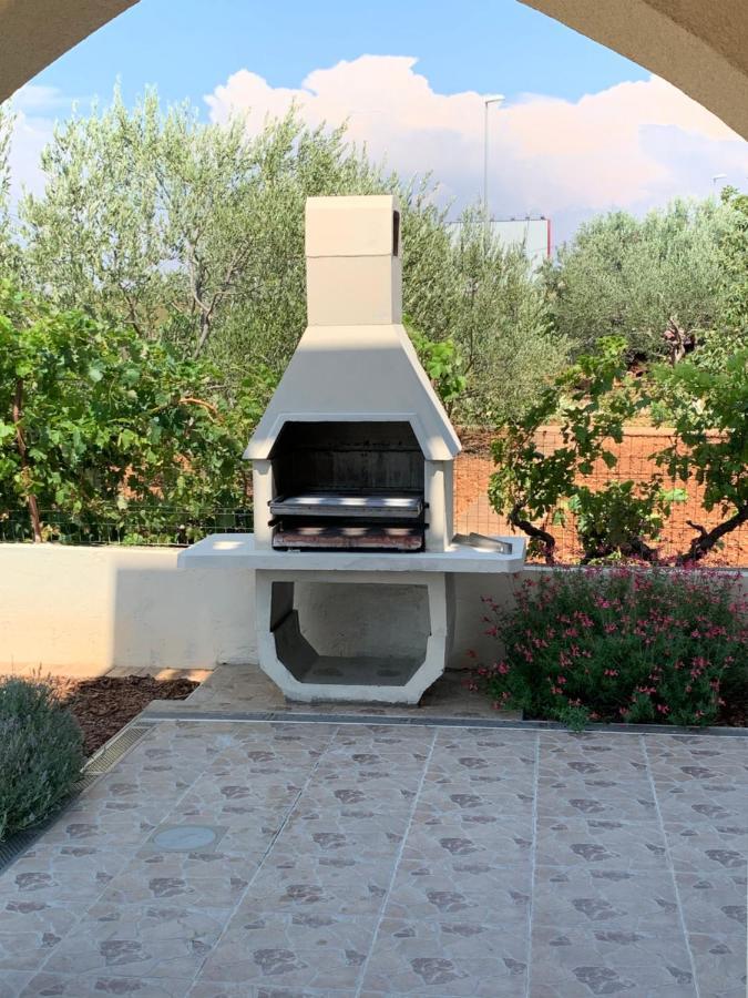 Apartments Mirela Βόντιτσε Εξωτερικό φωτογραφία