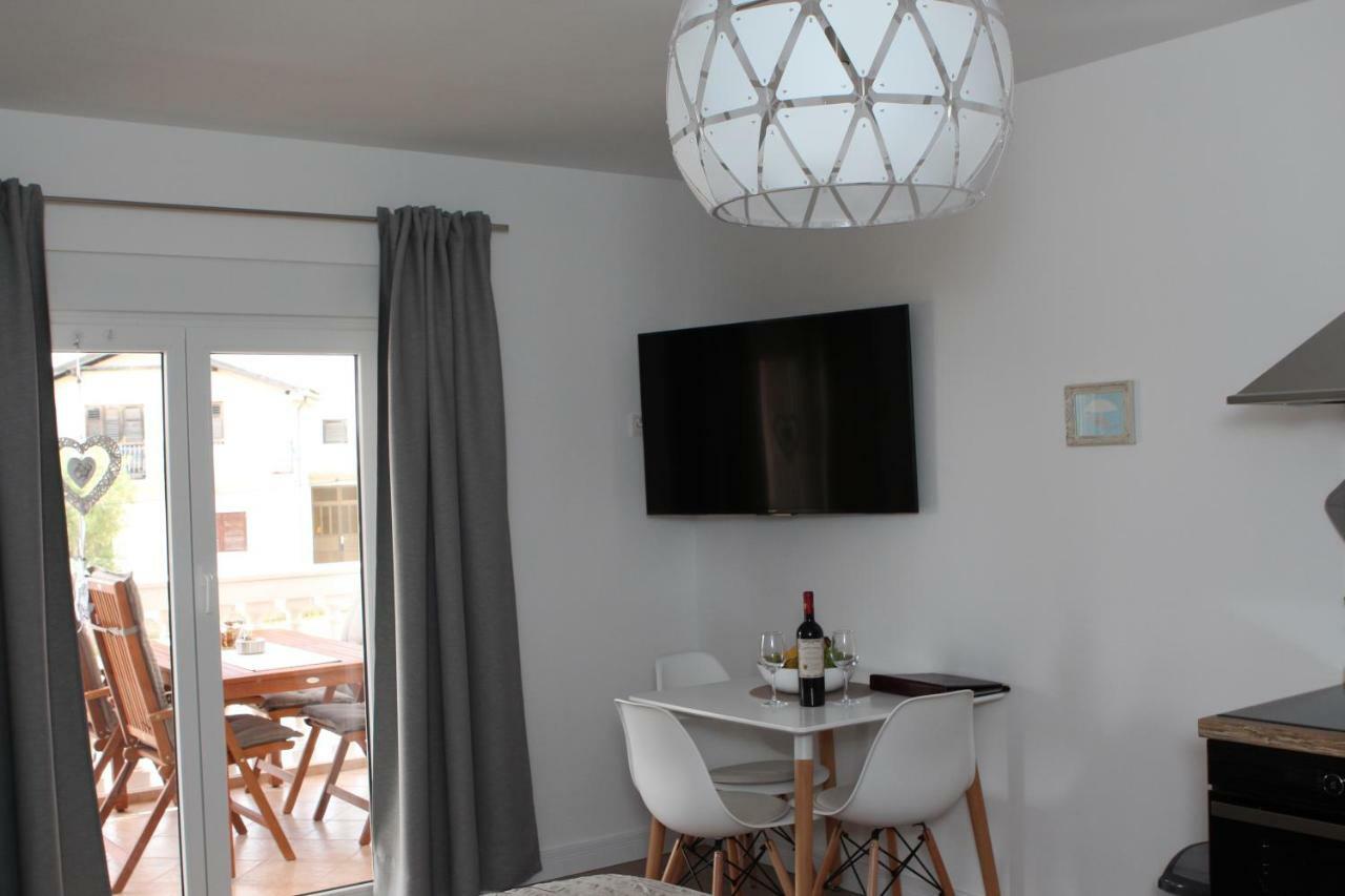 Apartments Mirela Βόντιτσε Εξωτερικό φωτογραφία